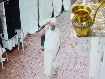 Delhi Red Fort Kalash case The thief of an urn worth Rs 1 crore from the Red Fort was caught and a shocking revelation was made! | लाल किल्ल्यावरून १ कोटी रुपयांचा कलश चोरणारा पकडला गेला अन् धक्कादायक खुलासा झाला! Delhi Red Fort Kalash case The thief of an urn worth Rs 1 crore from the Red Fort was caught and a shocking revelation was made! | लाल किल्ल्यावरून १ कोटी रुपयांचा कलश चोरणारा पकडला गेला अन् धक्कादायक खुलासा झाला!