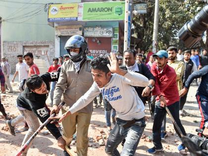 Students protest violence in Delhi, protest over Jantar Mantar | विद्यार्थ्यांकडून दिल्लीतील हिंसाचाराचा निषेध, जंतरमंतरवर आंदोलन