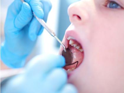 Avoid chocolate and fast food; In Latur, 6 thousand children have dental disease in a year! | चॉकलेट अन् फास्टफूड टाळा; लातूर जिल्ह्यात वर्षभरात ६ हजार बालकांना दंतरोग!