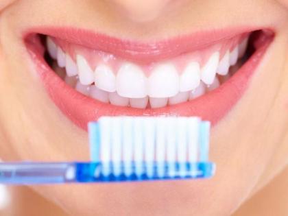 While growing older take extra care of your teeth | वाढत्या वयात अशी घ्या दातांची काळजी, तोंड कोरडं पडू देऊ नये!