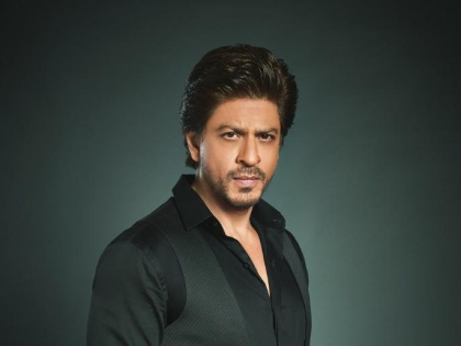 Shahrukh khan may begin shooting of is next film pathan in november | शाहरुख खान लवकरच सुरु करणार 'पठाण' सिनेमाचे शूटिंग,'या' ठिकाणी तयार होतोय भव्यदिव्य सेट