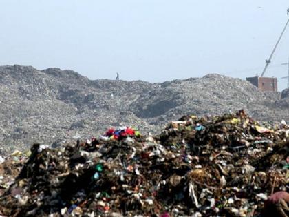 BMC to spend 2 crore on deonar dumping ground will be done with botanical aromatic spray | ‘देवनार’च्या कचऱ्याला २ कोटींचा सुगंध! डम्पिंगमध्ये वनस्पतिजन्य सुगंधी फवारणी केली जाणार