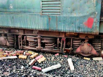 In Itwari the Millennium Parcel express derailed | इतवारीत मिलेनियम पार्सल एक्स्प्रेस रुळावरून घसरली