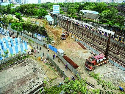 Waiting for the dial road bridge to finish in mumbai | संपता संपेना डिलाइल रोड पुलाची प्रतीक्षा