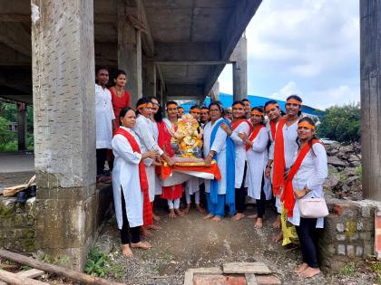 Despite environment-friendly immersion in Nashik, more than 17 thousand idols have been accepted by the Municipal Corporation | नाशिक मध्ये पर्यावरण स्नेही विसर्जन; 17 हजाराहून अधिक मूर्तींचे महापालिकेने स्वीकारले दान 