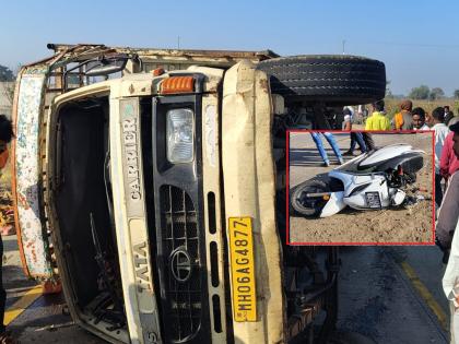 राजूर-देऊळगाव राजा महामार्गावर भीषण अपघात; एक जागीच ठार, ३० जण गंभीर जखमी - Marathi News | Terrible accident on Rajur-Deulgaon Raja highway, one killed on the spot, 30 seriously injured | Latest jalana News at Lokmat.com