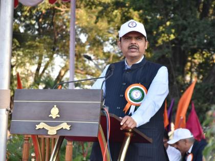 Police should be public servants and not rulers: Devendra Fadnavis concludes 34th State Police Sports Tournament | पोलिसांनी शासक नव्हे तर जनसेवक व्हावे : देवेंद्र फडणवीस ३४व्या राज्य पोलीस क्रीडा स्पर्धेचा समारोप