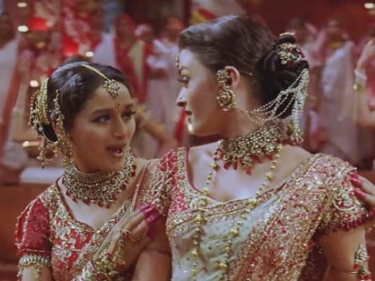 then and now looks of 90s bollywood divas aishwarya rai bachchan to kajol | Then And Now: काळासोबत इतक्या बदलल्या 90 च्या दशकातील या नट्या, आता दिसतात अशा...