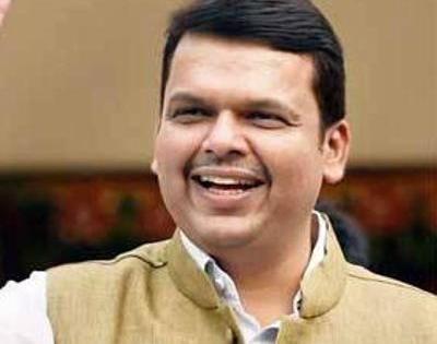 Rs 5 crore more for Jalgaon city - Chief Minister Devendra Fadnavis announced | जळगाव शहरासाठी आणखी १०० कोटी रुपये - मुख्यमंत्री देवेंद्र फडणवीस यांची घोषणा