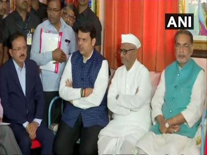 Chief Minister Devendra Fadnavis Meets Anna hazare in RaleganSiddhi | मुख्यमंत्री देवेंद्र फडणवीस राळेगणसिद्धीत दाखल; अण्णा हजारे उपोषण सोडणार का ? 