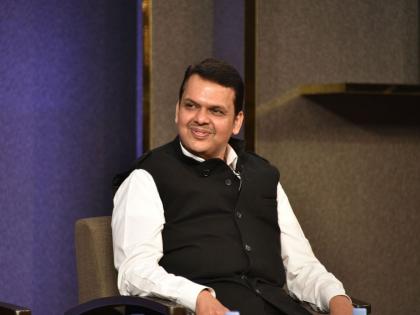 The big movements that took place at night, the secret meeting held by the Devendra Fadnavis, who did they meet? A flood of arguments | रात्री घडल्या मोठ्या हालचाली, फडणवीसांनी घेतली गुप्त बैठक, कुणाला भेटले? तर्कवितर्कांना उधाण