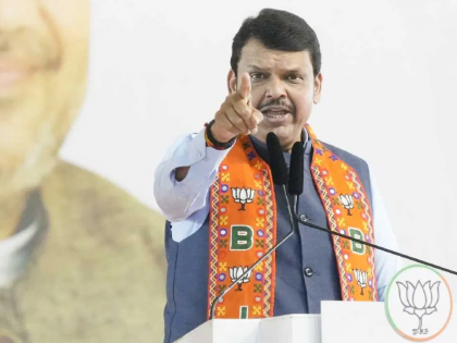 Congress promises only for elections; Devendra Fadnavis' counterattack on soybean price | काँग्रेसची आश्वासने  निवडणुकीपुरतीच; देवेंद्र फडणवीस यांचा सोयाबीन भावावरून पलटवार