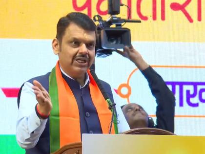 Every day they say vote theft vote theft their heads have been stolen Devendra Fadnavis direct attack on the opposition spoke clearly | "रोज म्हणतात व्होट चोरी... व्होट चोरी..., यांचं डोकं चोरी झालंय!" देवेंद्र फडणवीस यांचा विरोधकांवर हल्लाबोल; स्पष्टच बोलले