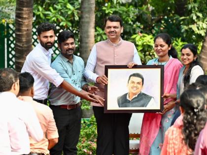 आरक्षण देणाऱ्या मुख्यमंत्र्यांप्रति अनाथ कृतज्ञ होतात तेव्हा...; वर्षा निवासस्थानी पार पडला भावुक सोहळा