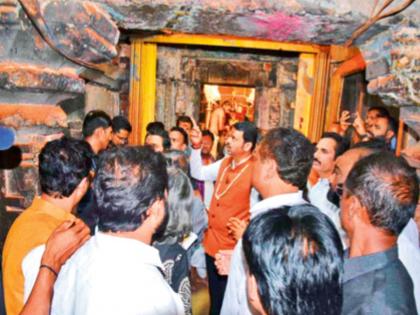 In-principle approval for development plan of Rs 1,866 crore for Tuljapur temples, Chief Minister announces | तुळजापूर मंदिरांसाठी १,८६६ कोटींच्या विकास आराखड्यास तत्त्वत: मंजुरी, मुख्यमंत्र्यांची घोषणा In-principle approval for development plan of Rs 1,866 crore for Tuljapur temples, Chief Minister announces | तुळजापूर मंदिरांसाठी १,८६६ कोटींच्या विकास आराखड्यास तत्त्वत: मंजुरी, मुख्यमंत्र्यांची घोषणा