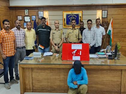 Gavathi seizes cartridge with knife from suspect youth; Action by local crime branch | संशयित तरुणाकडून गावठी कट्ट्यासह काडतूस हस्तगत; स्थानिक गुन्हे शाखेची कारवाई