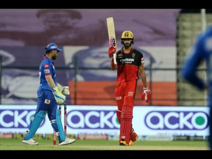 RCB vs DC Latest News : Devdutt Padikkal scores his fifth IPL fifty off 40 deliverie; Most 50+ scores in debut season by uncapped Indian players | RCB vs DC Latest News : देवदत्त पडीक्कलनं मोडला १२ वर्षांपूर्वीचा शिखर धवनचा विक्रम; IPL 2020ठरला हिट!