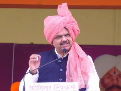 The blessings of the Nath were received; But Gopinath blessings also received in politics - Devendra Fadnavis | गडावरील नाथांचा आशिर्वाद मिळालाच; पण राजकारणात गोपीनाथांचादेखील आशिर्वाद मिळाला- देवेंद्र फडणवीस