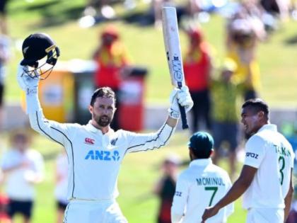 NZ vs BAN, 1st Test : Devon Conway - first hundred of the new year - 122 runs from 227 balls including 16 fours and 1 sixes   | NZ vs BAN, 1st Test : २०२२च्या पहिल्या दिवशी न्यूझीलंडच्या फलंदाजानं रचला इतिहास, शतकी खेळी करताना १७ चेंडूंत जोडल्या ७० धावा 