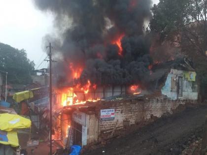 Big fire in Sangameshwar market, loss of lakhs of rupees | संगमेश्वर बाजारपेठेत मोठी आग, लाखो रुपयांचे नुकसान