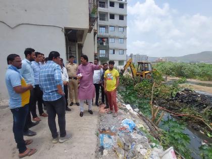 There is no time for drain cleaning works in Diva, MLA Raju Patil held the assistant commissioner on the line | दिव्यातील नालेसफाईच्या कामांना मुहुर्त नाहीच, आमदार राजू पाटील यांनी सहाय्यक आयुक्तांना धरले धारेवर