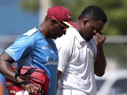India vs West Indies, 2nd Test: Jermaine Blackwood replaces Darren Bravo as concussion substitute | India vs West Indies, 2 nd test : वेस्ट इंडिजचा बारावा खेळाडू फलंदाजीला उतरला; वाचा कारण