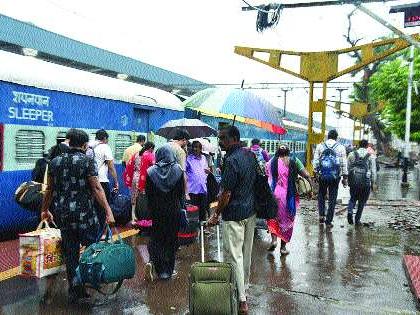 Disadvantages of Passengers at Panvel Station | पनवेल स्थानकात प्रवाशांची गैरसोय