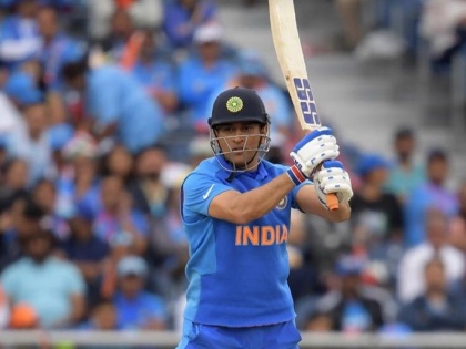 India vs New Zealand World Cup Semi Final: MS Dhoni should have reached number four, a straight drive of the legendary cricketers ... | India Vs New Zealand World Cup Semi Final : धोनीनेच चौथ्या क्रमांकावर यायला हवं होतं, दिग्गजांचा स्ट्रेट ड्राइव्ह...