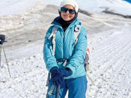 Dad's love of books, mom's discipline, and the peak of courage! 13-year-old's courage reaches Mount Elbrus | बाबांचे पुस्तकप्रेम, आईची शिस्त अन् धैर्याची शिखरवारी! १३ वर्षांची धैर्या पोहोचली माउंट एलब्रुसवर