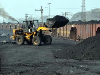 Demand for coal increased in Chandrapur district; Transport of 1 lakh 20 thousand tons per day | चंद्रपूर जिल्ह्यातील कोळशाची मागणी वाढली; दररोज १ लाख २० हजार टनाची वाहतूक