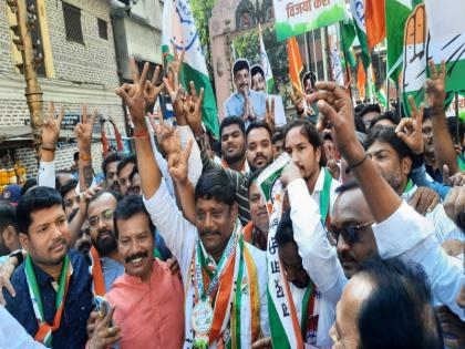 Victory will be ours...! Faith of Ravindra Dhangekar; Maha Vikas Aghadi left from Pune to file the application | विजय आमचाच होणार...! रवींद्र धंगेकरांचा विश्वास; पुण्यातून 'मविआ'अर्ज दाखल करण्यासाठी रवाना