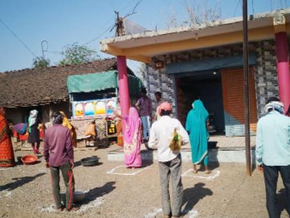 Free rice distribution in district | जिल्ह्यात मोफत तांदूळ वाटपाला सुरूवात