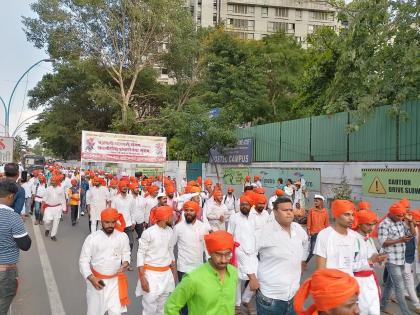 पालखी सोहळ्यात सामील झालेले धारकरी पालखी सोहळ्यात सामील झालेले धारकरी