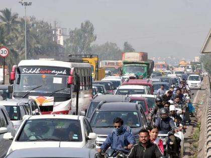 Traffic congestion on the highway due to Rakshabandhan holiday | Rakshabandhan: रक्षाबंधनाच्या सुट्टीमुळे महामार्गावर वाहनांची गर्दी 