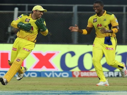 IPL 2021: Dhoni's Chennai Express thrills victory | IPL 2021: धाेनीच्या चेन्नई एक्स्प्रेसचा थरारक विजय