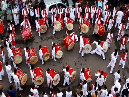 Permission granted for 1-2 drum and drum groups on Tilak Road; Will the immersion procession also end by midnight this year? | टिळक रस्त्यावर १, २ ढोल-ताशा पथकांना परवानगी; विसर्जन मिरवणूकही यंदा रात्री १२ च्या आत संपणार? Permission granted for 1-2 drum and drum groups on Tilak Road; Will the immersion procession also end by midnight this year? | टिळक रस्त्यावर १, २ ढोल-ताशा पथकांना परवानगी; विसर्जन मिरवणूकही यंदा रात्री १२ च्या आत संपणार?