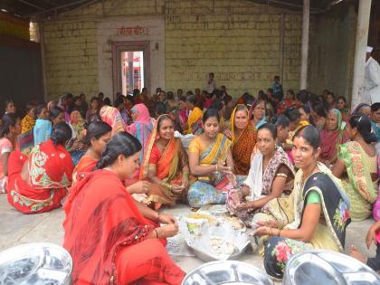 Stones for jacobs and three and a thousand banquet banquets | जावयांसाठी साडेतीन हजार पोळ्याची मेजवानी