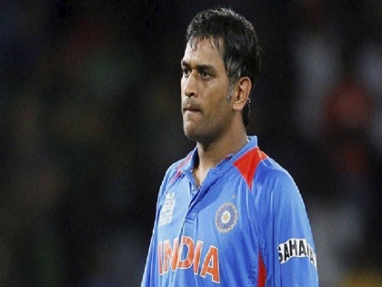 kuldeep yadav ms dhoni scold in match wicket keeping india vs england | 'अरे, मी काय वेडा आहे का?'; 'कॅप्टन कूल' धोनीची 'सटकते' तेव्हा...