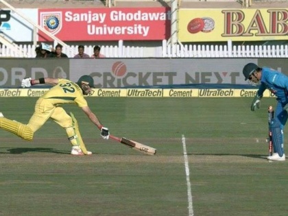 India vs Australia 3rd ODI: ms Dhoni's dismiss Glenn Maxwell in new fashion | India vs Australia 3rd odi: पाहा धोनीचा असाही चमत्कार, मॅक्सवेल झाला पसार