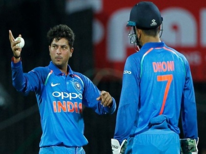 kuldeep yadav first bowler to dismiss two batsmen stumped for ducks off successive deliveries in t20 is dhoni 33rd stumping most by any keeper | धोनी आणि कुलदीपची जुगलबंदी; आता 'हे' दोन विक्रम भारताच्या नावावर