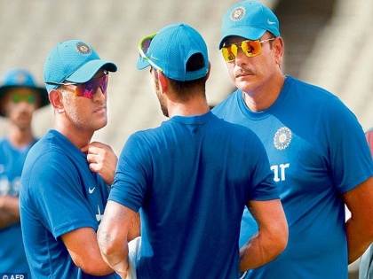 India vs Australia: ms Dhoni knows the mind of batsmen's | India vs Australia : धोनी हा मनकवडा, फलंदाजाच्या मनातलंही ओळखतो 