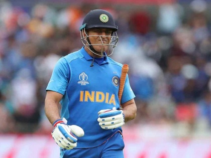 ICC World Cup 2019 India vs New Zealand Semi Final word war over ms dhoni slow innings | India vs. New Zealand World Cup Semi Final:...अन् धोनीवरून फक्त मारामारी व्हायचीच बाकी होती!