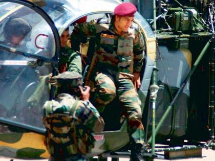 MS Dhoni fulfils promise, begins training with Parachute Regiment | महेंद्रसिंग धोनीचं स्वप्नपूर्तीच्या दिशेनं पाऊल; पॅराशूट रेजिमेंटमध्ये सरावाला सुरुवात