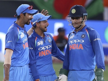 India vs New Zealand ODI: MS Dhoni is a real mastermind behind india win | India vs New Zealand ODI : 'हा' व्हिडीओ पाहून कुणीही म्हणेल, 'धोनी तुस्सी ग्रेट हो'