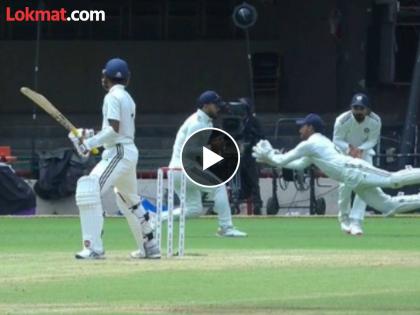 Duleep Trophy 2024 India A vs India B 1st Match Dhruv Jurel's brilliant diving catch to dismiss Abhimanyu Easwaran Watch Video | Duleep Trophy 2024 : विकेटमागे ध्रुव जुरेलची कमाल; हवेत उडी मारुन पकडला अफलातून कॅच