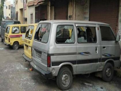 Chinchwad: I am a dawn here, I have to pay a premium to get a vehicle parking ; Vehicle glass shattering | चिंचवड : मी इथला भाई आहे, वाहन लावण्यासाठी मला हप्ता द्यावा लागेल; वाहनांच्या काचा फोडत धुडगूस