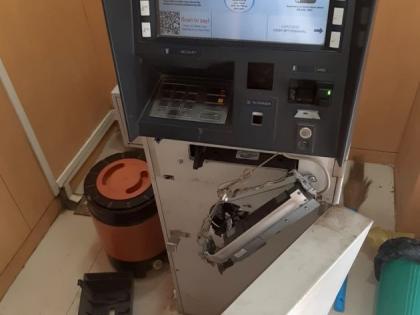 attempt to break into hdfc atm at ner dhule 50 lakhs was in the atm | नेर येथील एचडीएफसीचे एटीएम फोडण्याचा प्रयत्न; एटीएममध्ये ५० लाखांची होती रक्कम