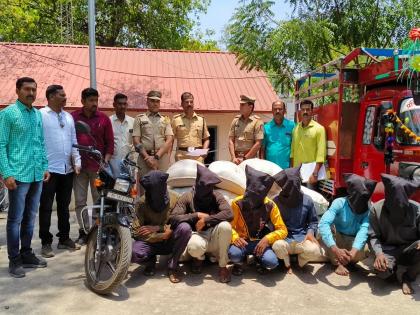 Dhule: Soybean theft gang caught by police, six arrested, goods worth Rs 1 lakh 31 thousand seized | Dhule: सोयाबीन चोरी करणारी टोळी पोलिसांनी पकडली, सहा जणांना अटक, १ लाख ३१ हजारांचा मुद्देमाल जप्त