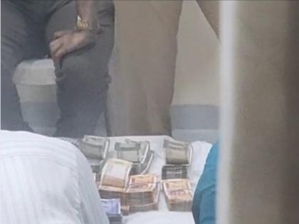 Extortion case registered against two people including Kishore Patil in connection with the discovery of a hoax at the government Gulmohar rest house | गुलमोहर विश्रामगृहात घबाड सापडल्याप्रकरणी खंडणीचा गुन्हा दाखल; अर्जुन खोतकरांच्या पीएसह दोघांवर कारवाई Extortion case registered against two people including Kishore Patil in connection with the discovery of a hoax at the government Gulmohar rest house | गुलमोहर विश्रामगृहात घबाड सापडल्याप्रकरणी खंडणीचा गुन्हा दाखल; अर्जुन खोतकरांच्या पीएसह दोघांवर कारवाई
