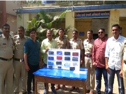 Mobile theft gang disappears; Action by Dhule taluka police! | मोबाईल चोरणारी टोळी गजाआड; धुळे तालुका पोलिसांकडून कारवाई!